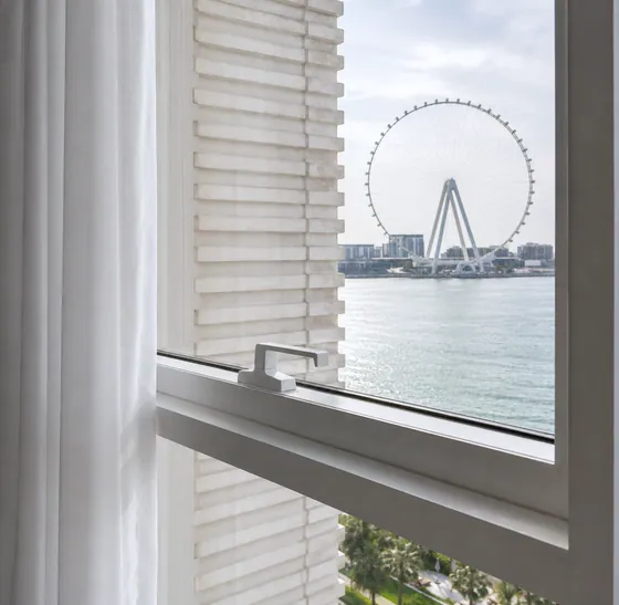 Open window framing Ain Dubai, La Vie JBR